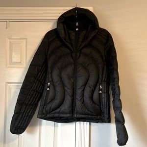 Lululemon ladies black puffer jacket size 6